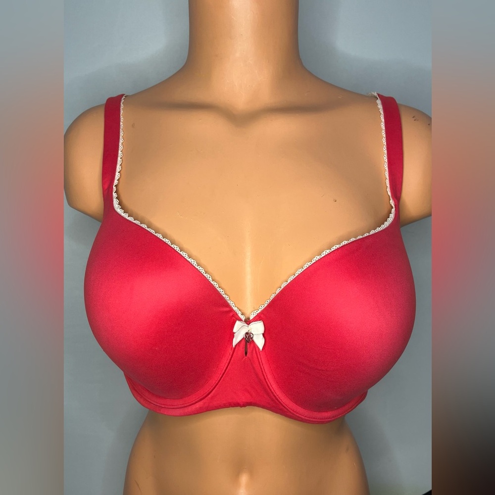 Victoria's Secret body by Victoria lined Demi size 38DD